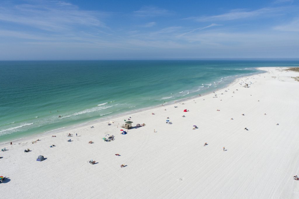 161_S_POLK_DR_LR_008 - Florida Gulf Coast Vacation Rentals Siesta Beach